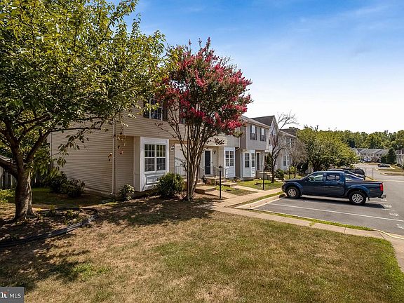 3rd image of 410 Potomac Hills Dr