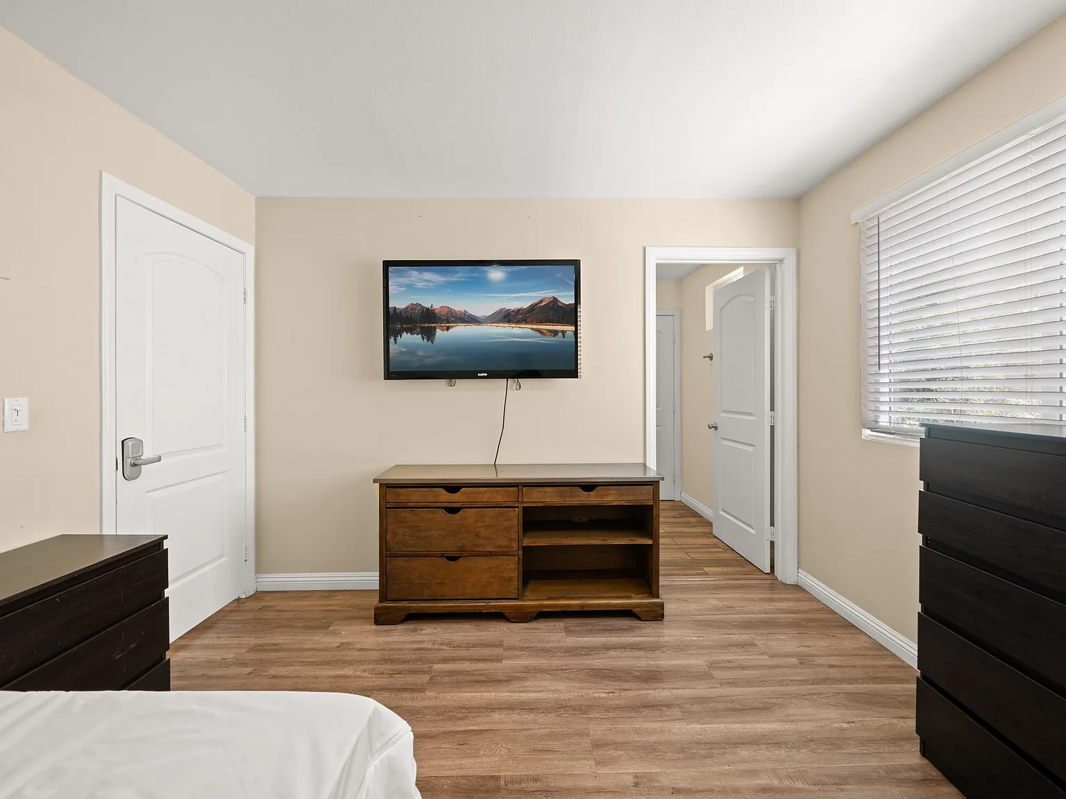1 bed, 180 sqft, $900 — Photo 4