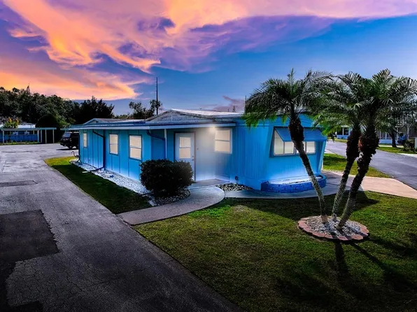 211 Rue De Paresse, Tavares, FL 32778