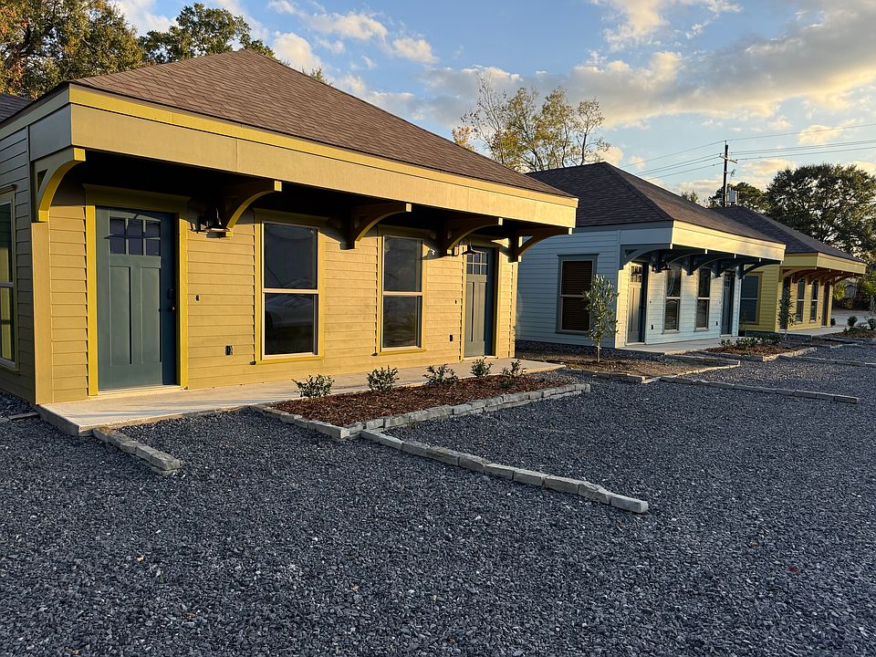 1st image of 605 General Mouton Ave #103