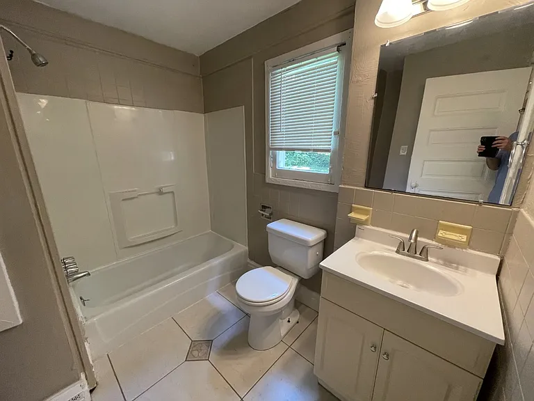 332 Stratford Ave — Photo 21