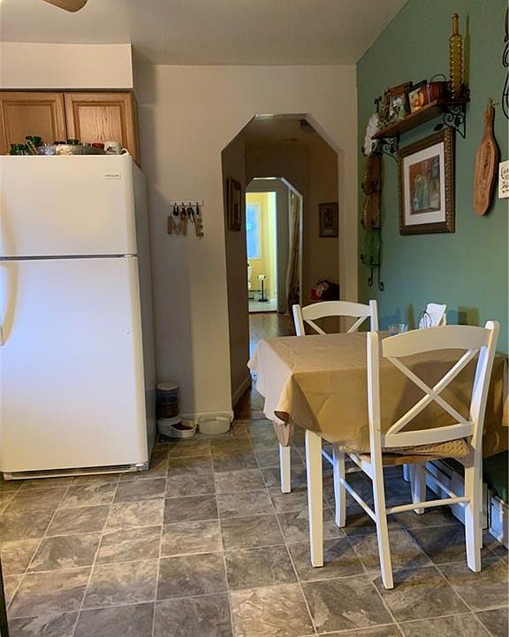 1st image of 98 W Main St #98