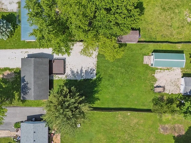 410 W Douglas St — Photo 5