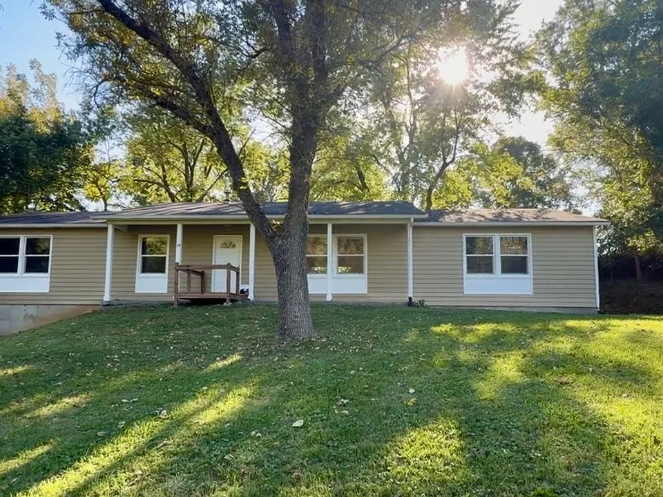 19 Melody Ln S