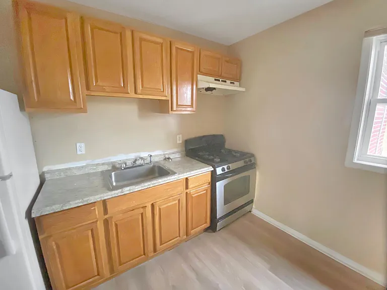 1614 68th Ave #2 — Photo 7