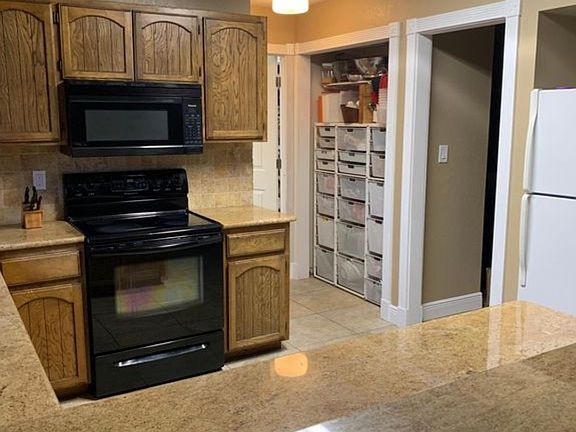 5th image of 221 Bentwood Dr