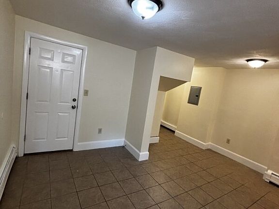 4th image of 14 Medford St #1