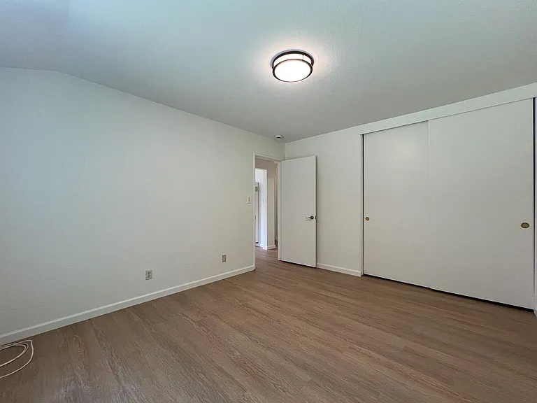 34 Queens Ct — Photo 20
