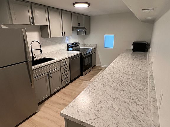 4th image of 531 Ditmar St #B