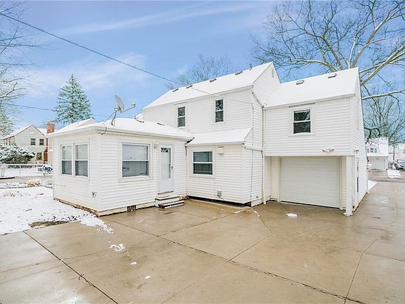 5th image of 20205 Lanbury Ave