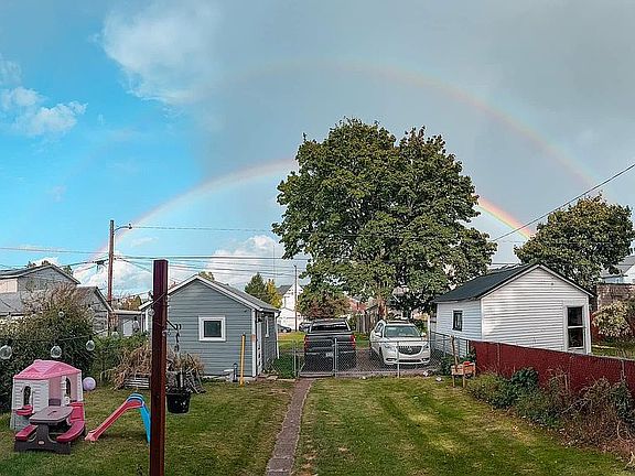 Yard/shed/off street parking