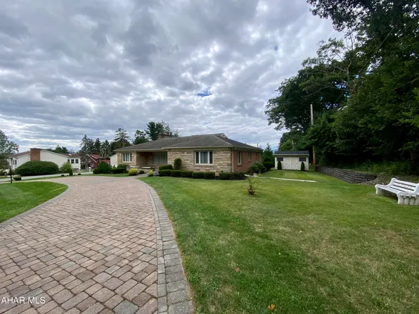 3353 Sylvan Heights Dr, Hollidaysburg, PA 16648