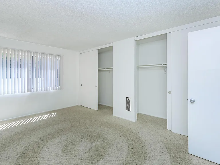 Pacific View Apartment Homes — Photo 22