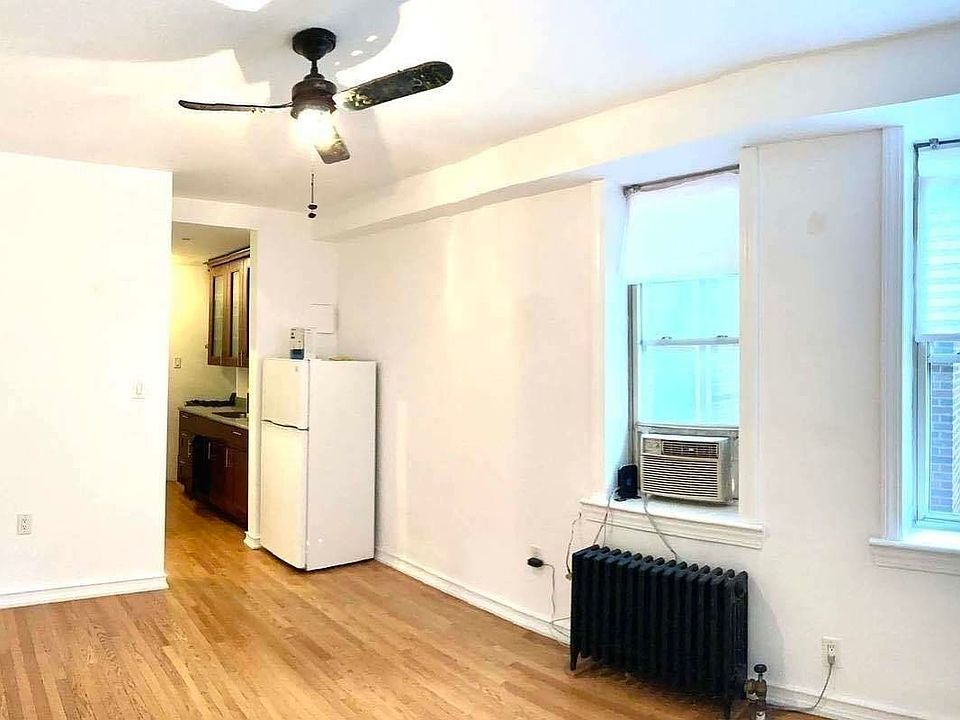 2nd image of 41-43 43rd St #A2f