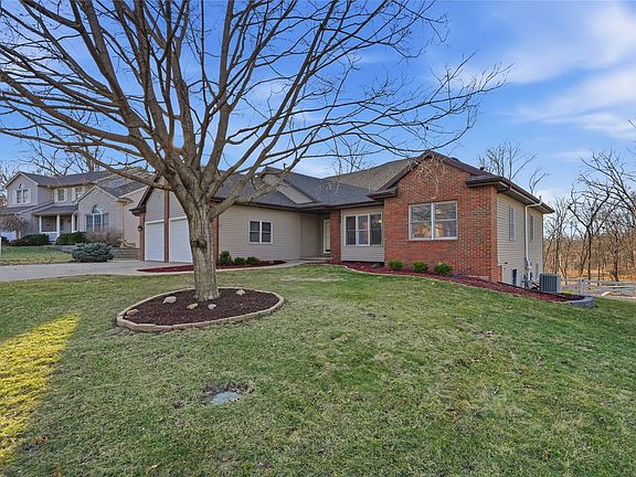 2nd image of 3427 Riverbend Dr NE
