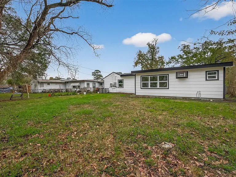 5833 Southlea St — Photo 39