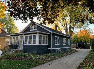 110 Woodland Ln, Oconomowoc, WI 53066