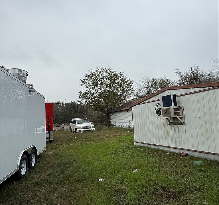 2nd image of 4909 N Texas Ave