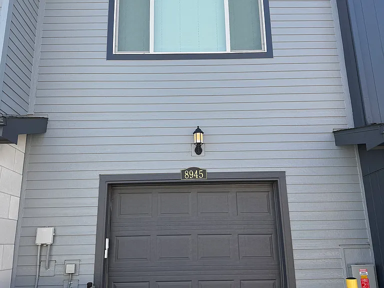 8945 Whiteclover St — Photo 10