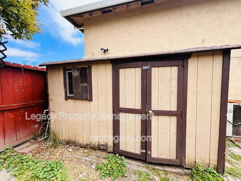 493 Dahlia St — Photo 48