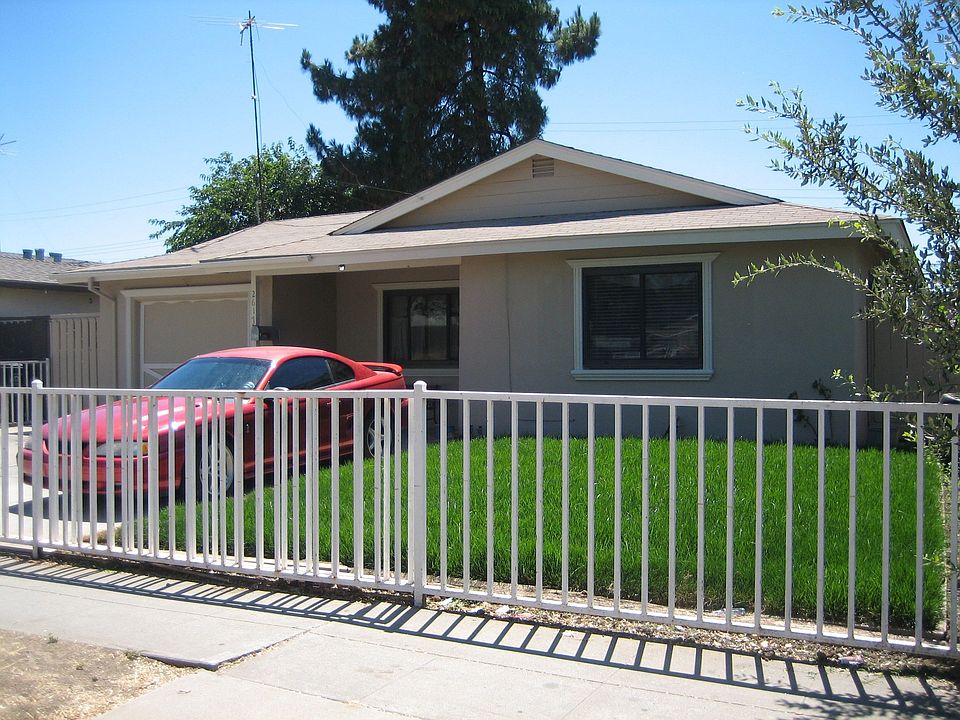 1st image of 2617 Sibelius Ave