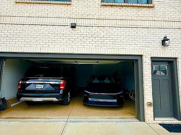 2 car garage 