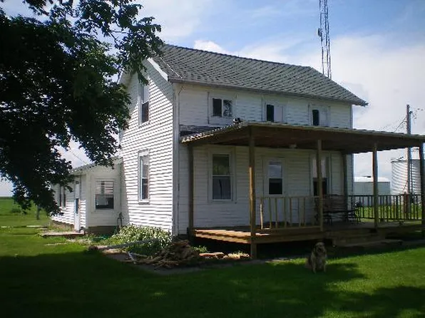 977 E 9th Rd, Wenona, IL 61377