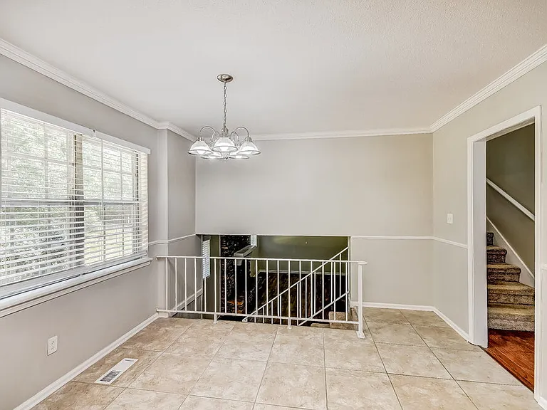 1760 Sonia Dr — Photo 8