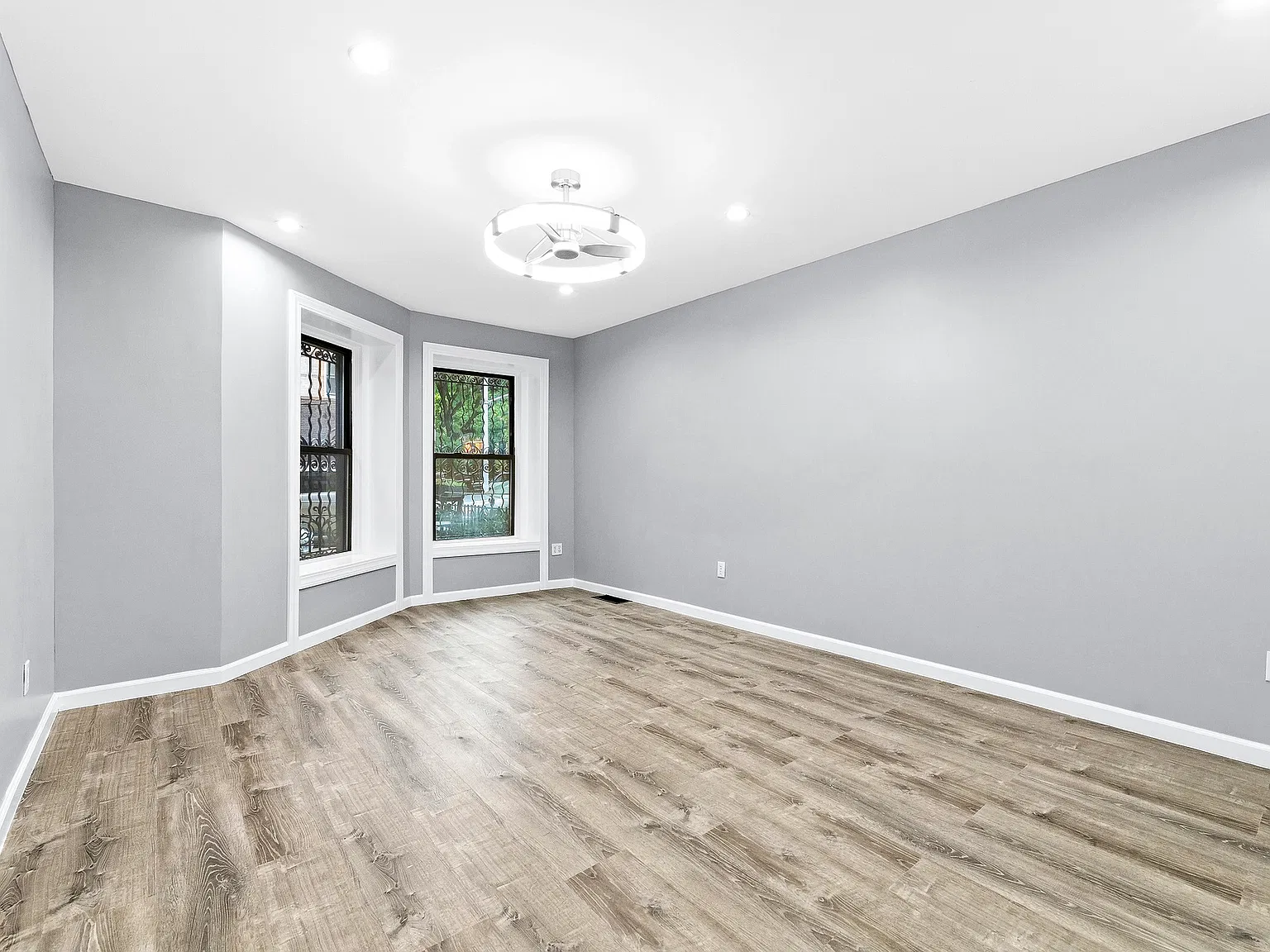 316 Lewis Avenue — Photo 1