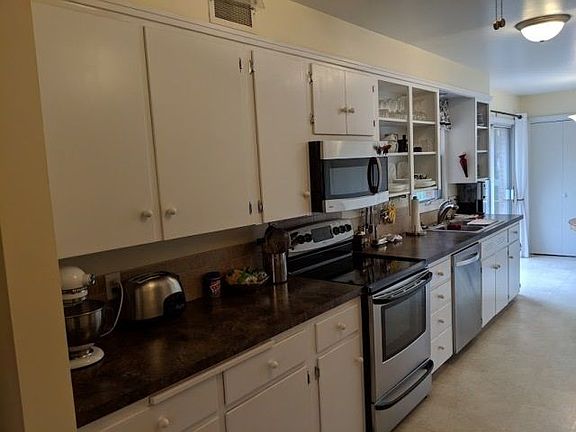 5th image of 7 Leonard Ct