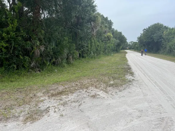 8825 91st Ave, Vero Beach, FL 32967