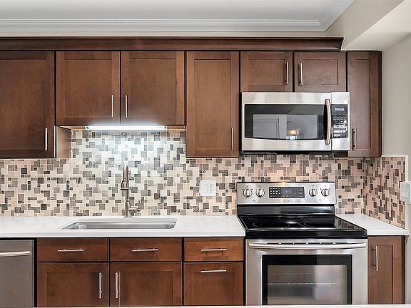 5th image of 3233 NE 32nd Avenue #204