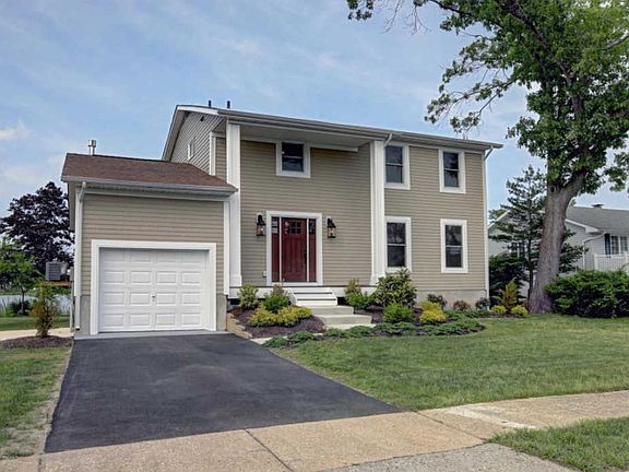 2nd image of 218 Middle Dr