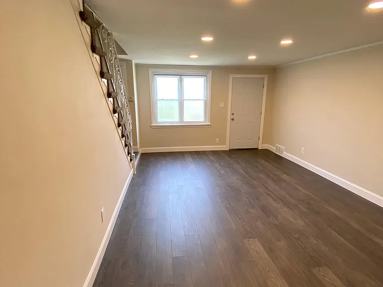 216 W Washington Ave — Photo 11