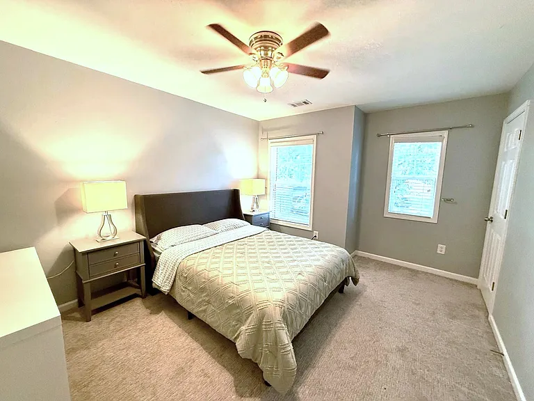6085 Bentley Way — Photo 13