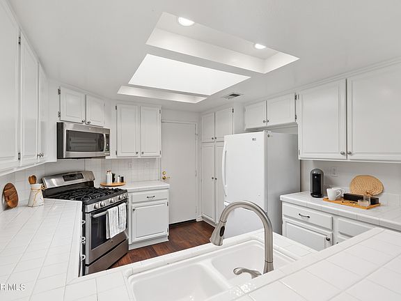 4th image of 390 Country Club Dr Unit A