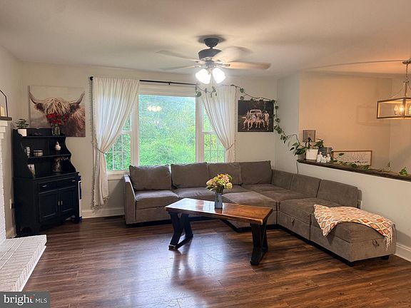 3rd image of 22 Sage Ct