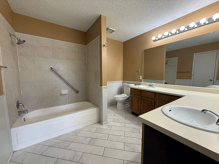 6800 Cuculu Dr — Photo 10