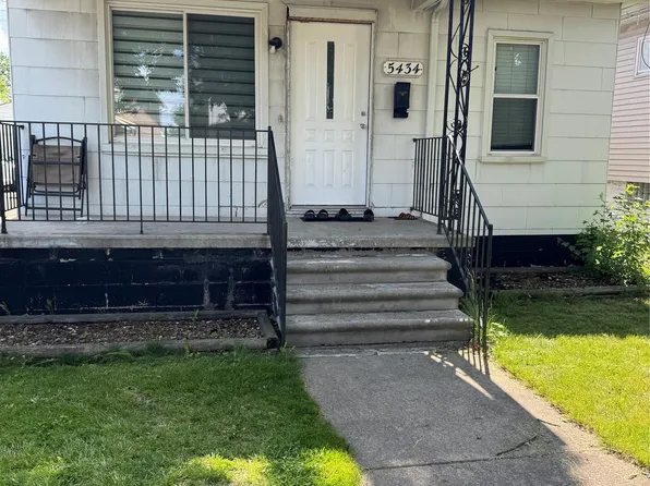 5434 Reuter St, Dearborn, MI 48126