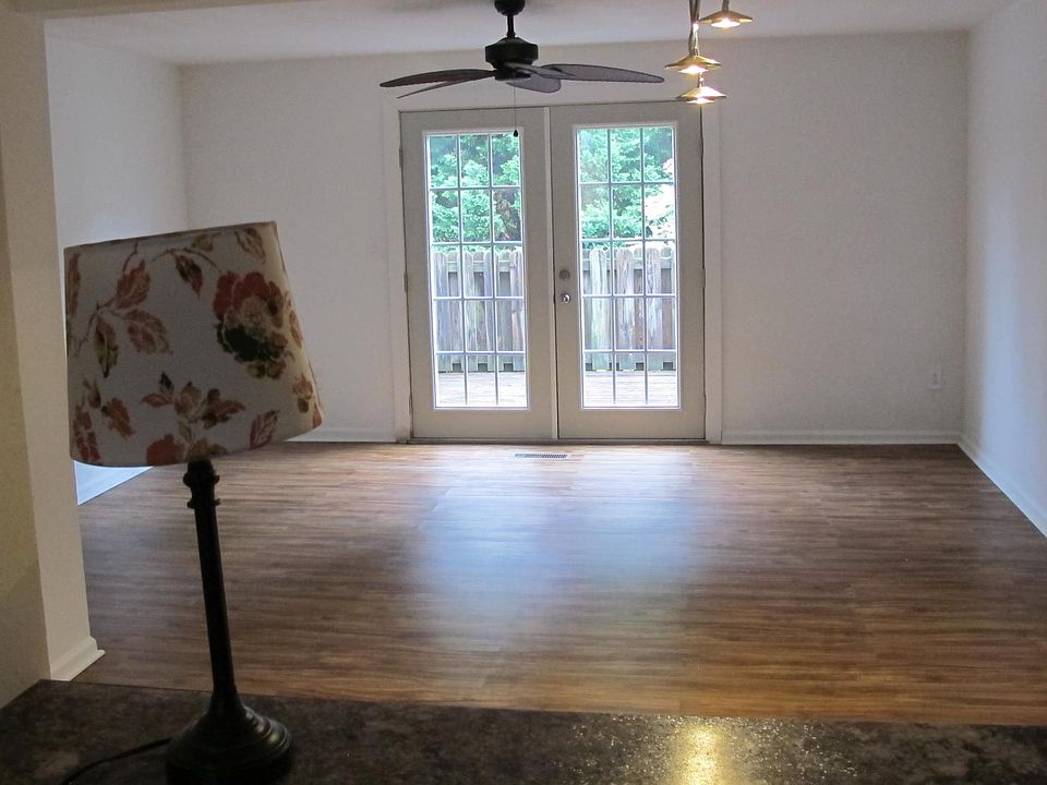 1st image of 9606 Vinca Cir