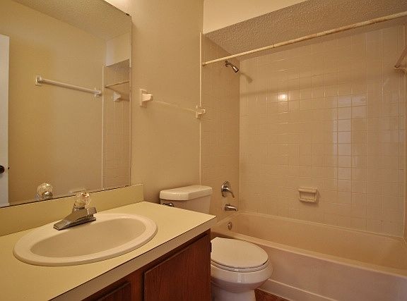 2nd image of 5523 Colony Pine Cir N
