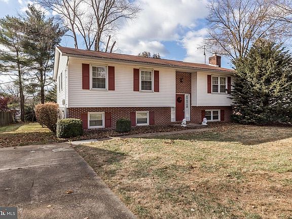 2nd image of 1504 Amesbury Ct