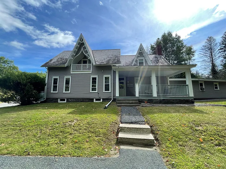 28 Pleasant St — Photo 12