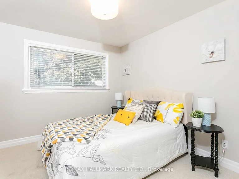 52 Tweedrock Cres — Photo 13