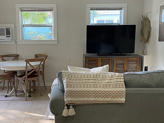 2nd image of 4819 Avenue Q