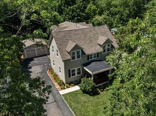 8 Gowell Ln, Weston, MA 02493