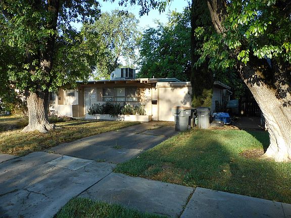 4th image of 1108 4th St