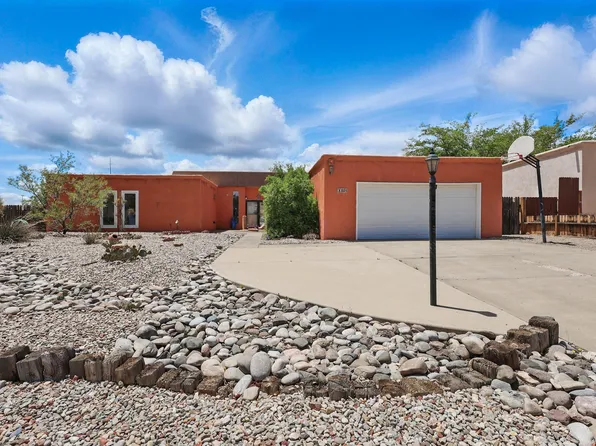 801 Pinetree Rd SE, Rio Rancho, NM 87124