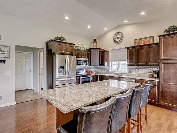 3rd image of 2670 Kells Way
