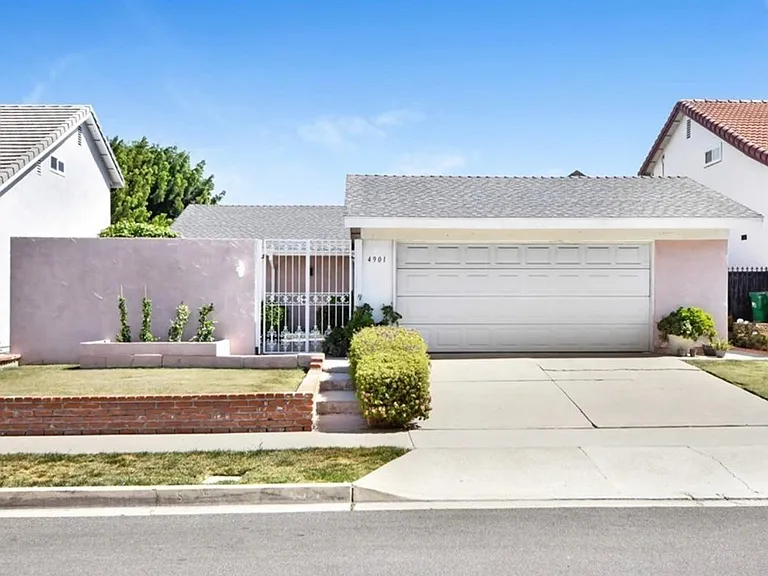 4901 Lindstrom Ave — Photo 1